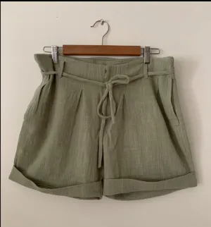 LINEN SHORTS - ARTICHOKE GREEN