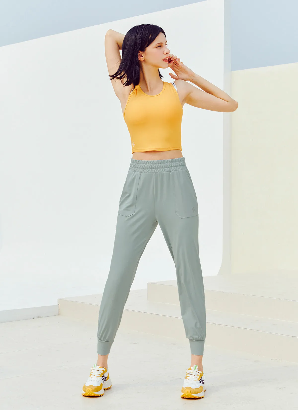 Medium Feather In-Band Jogger Pants