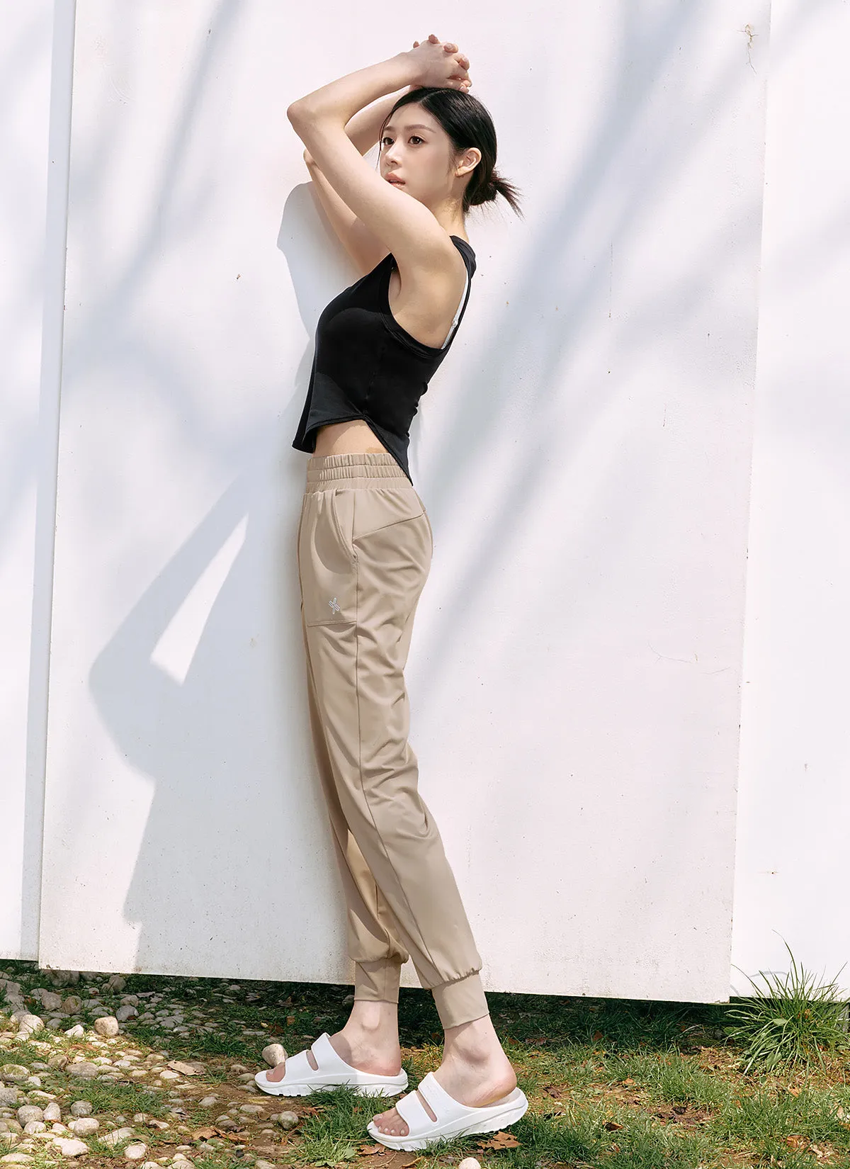 Medium Feather In-Band Jogger Pants