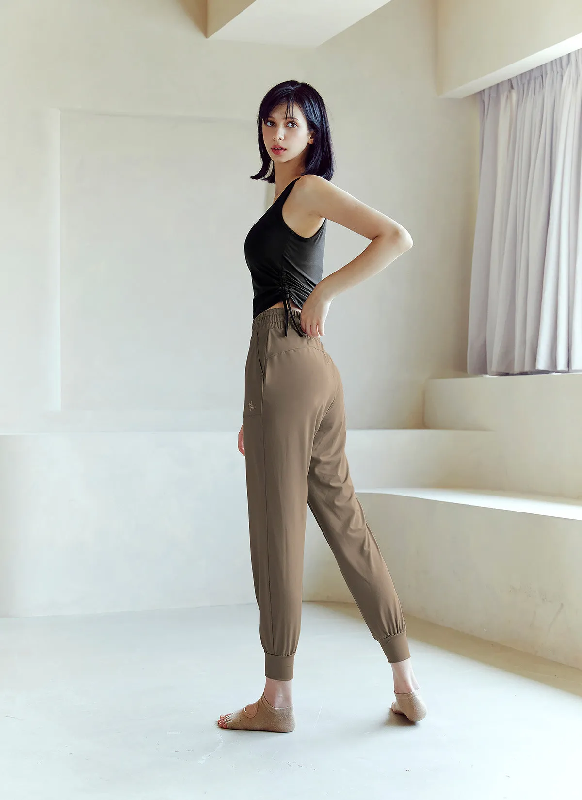 Medium Feather In-Band Jogger Pants
