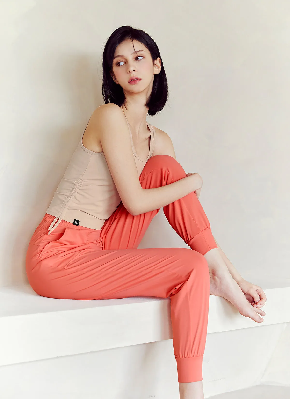 Medium Feather In-Band Jogger Pants