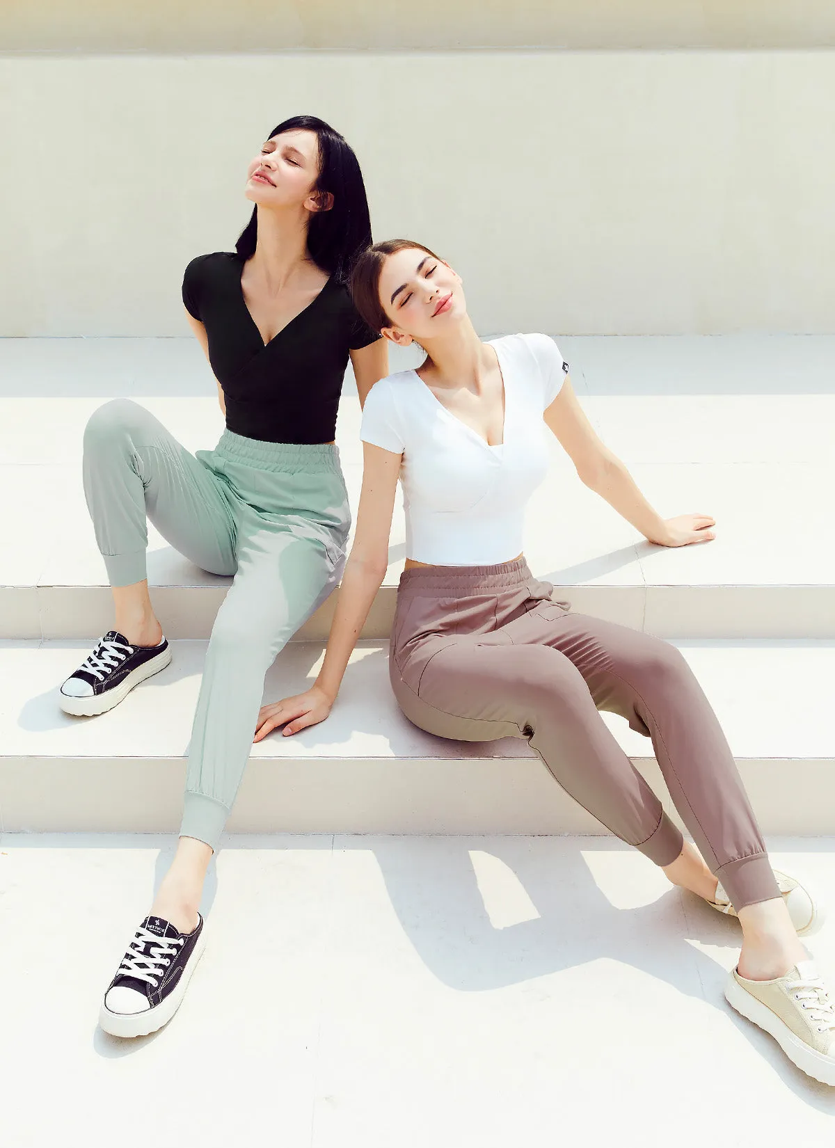 Medium Feather In-Band Jogger Pants