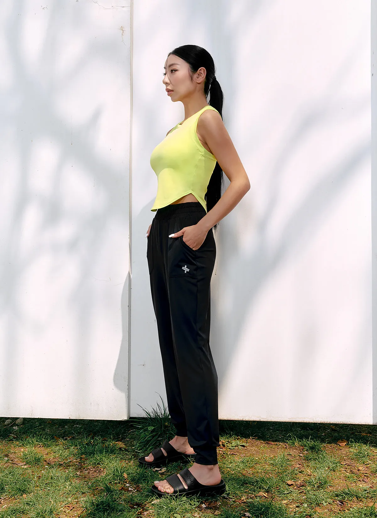 Medium Feather In-Band Jogger Pants