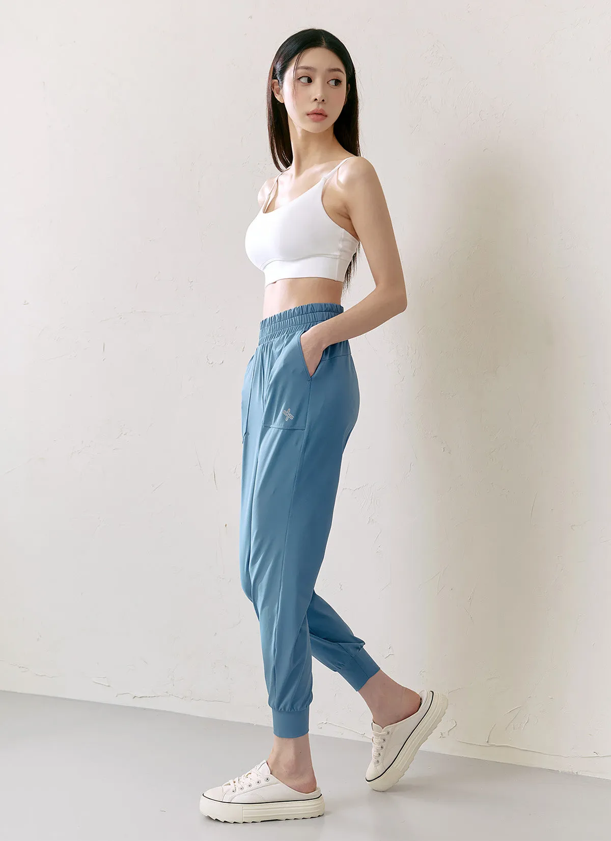 Medium Feather In-Band Jogger Pants