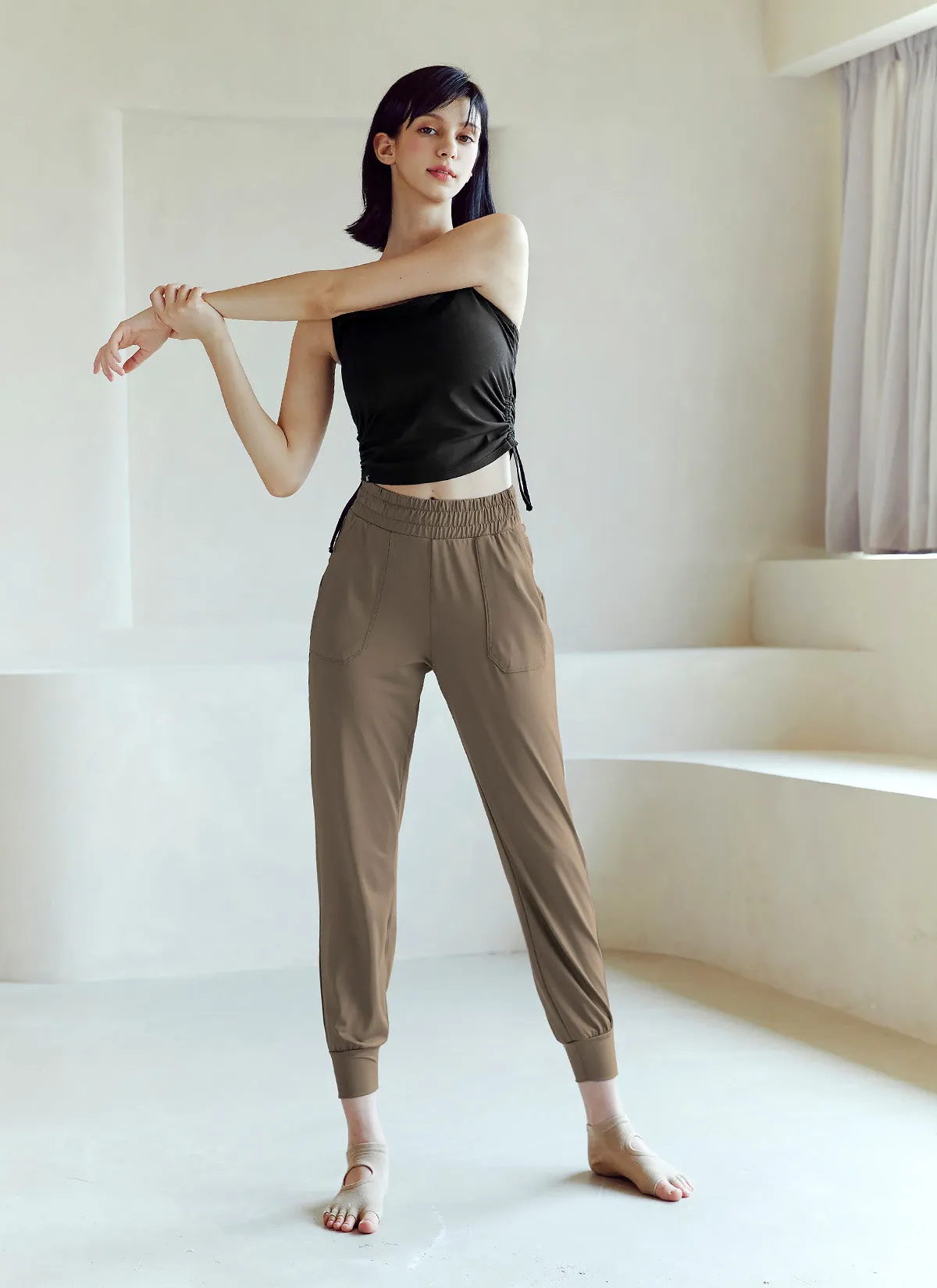 Medium Feather In-Band Jogger Pants